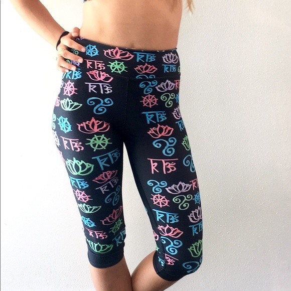 Rebel Buddha RB print yoga capris - Picture 2 of 8